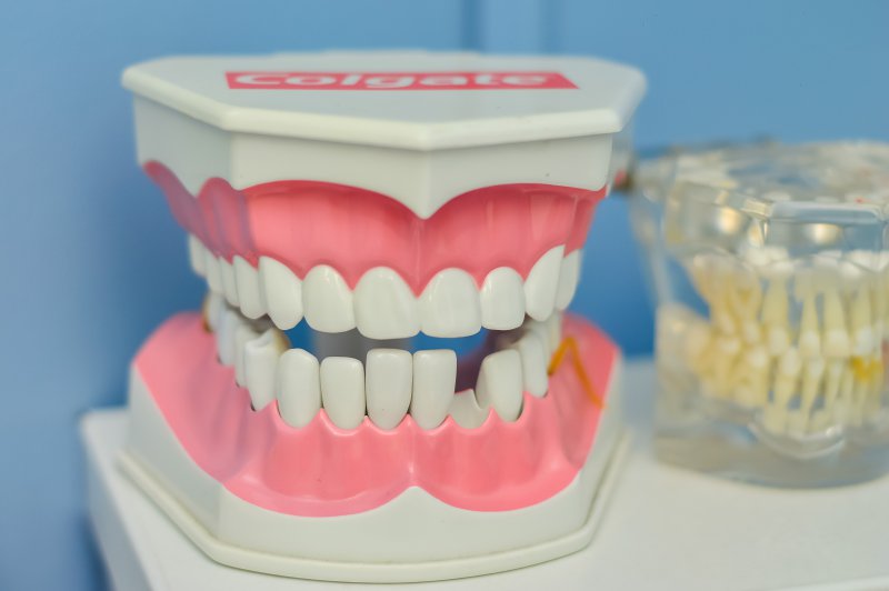 Zabieg implantacji zęba